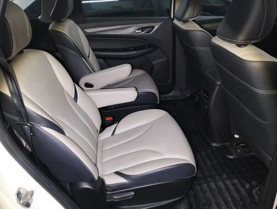 Foto Mobil Bekas Kabin Belakang Wuling Cortez 1.5 L T Lux tahun 2022